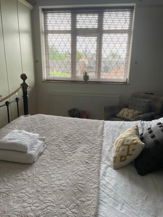 King Size Bed & En Suite Rolled Top Bath Private Lane Harrogate Exterior foto