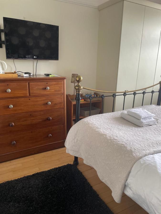 King Size Bed & En Suite Rolled Top Bath Private Lane Harrogate Exterior foto