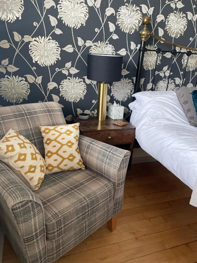King Size Bed & En Suite Rolled Top Bath Private Lane Harrogate Exterior foto